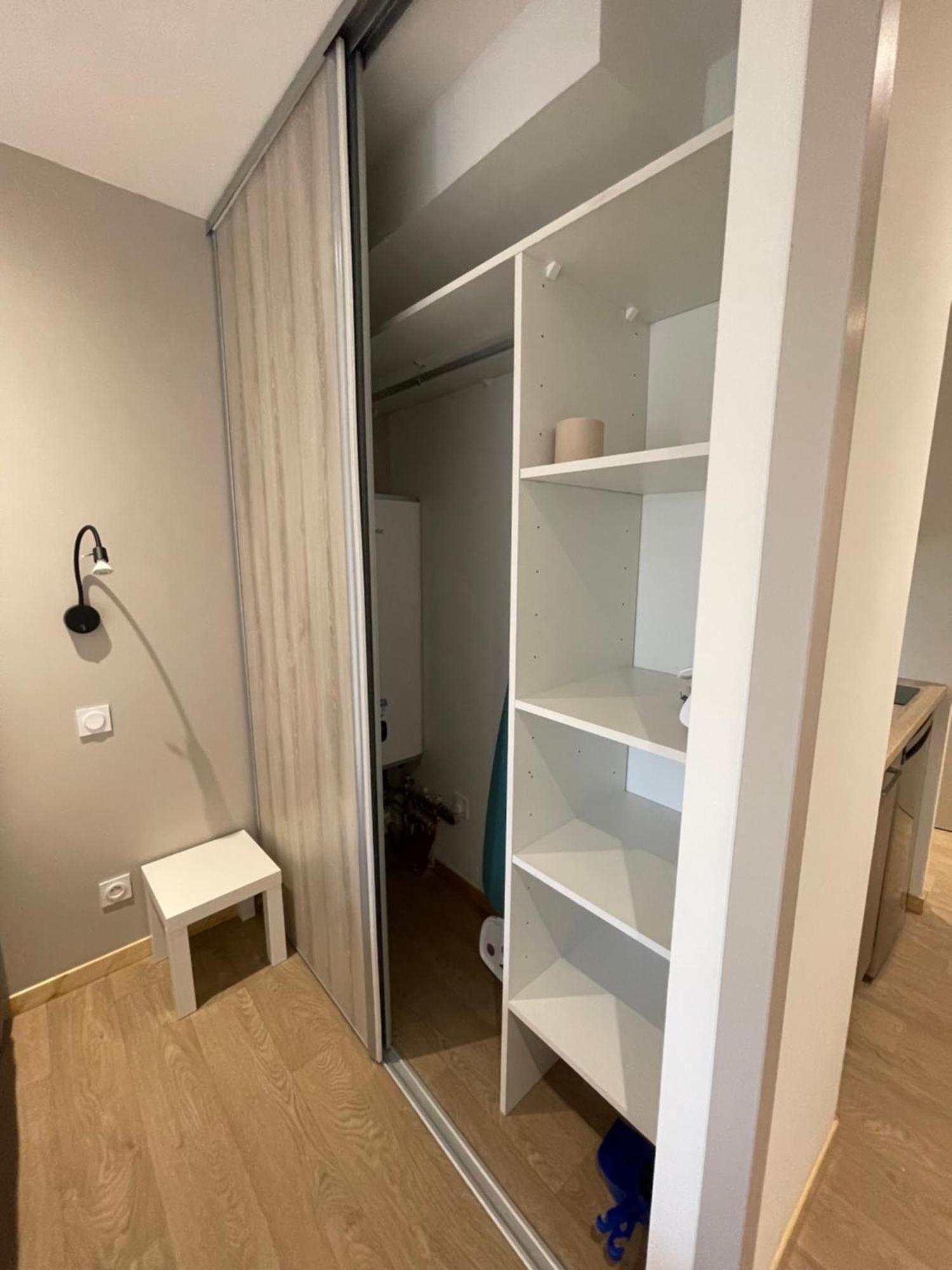 Le Salvador - Appart'Hotel De 18M2 A 44M2 La Talaudiere Eksteriør billede