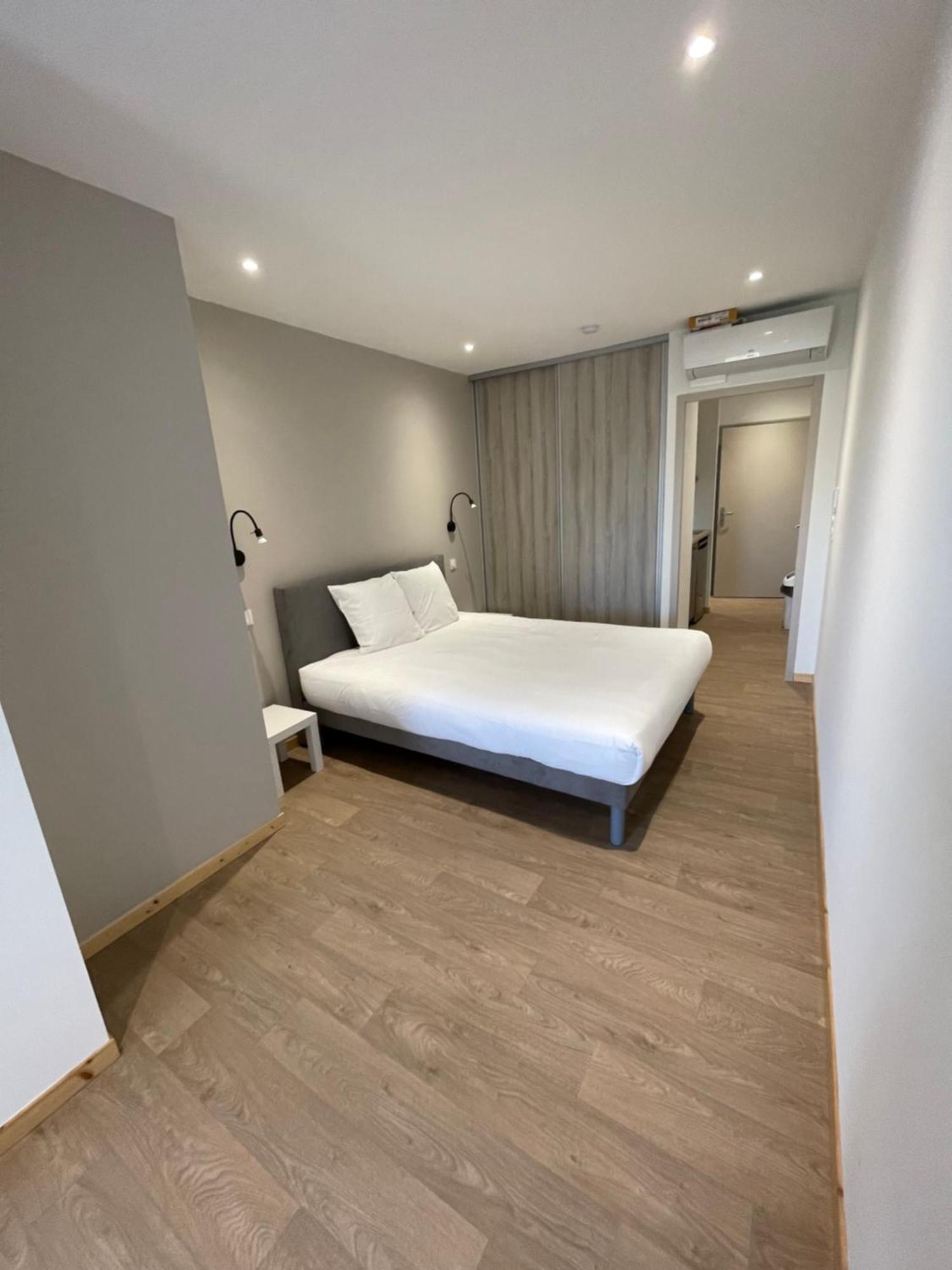 Le Salvador - Appart'Hotel De 18M2 A 44M2 La Talaudiere Eksteriør billede
