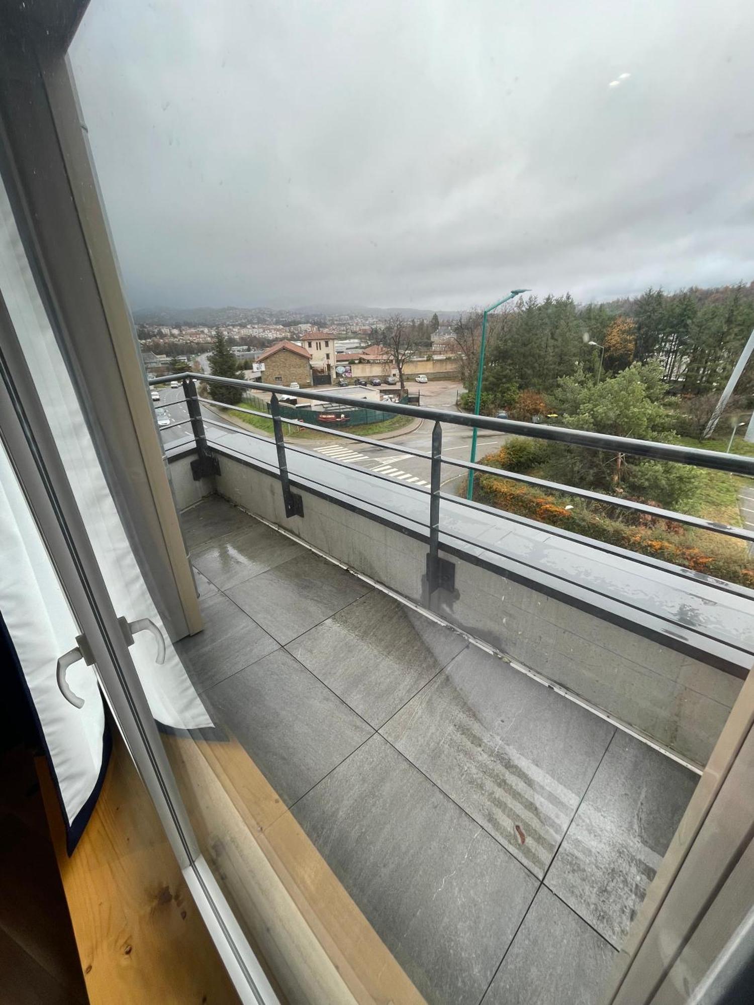 Le Salvador - Appart'Hotel De 18M2 A 44M2 La Talaudiere Eksteriør billede