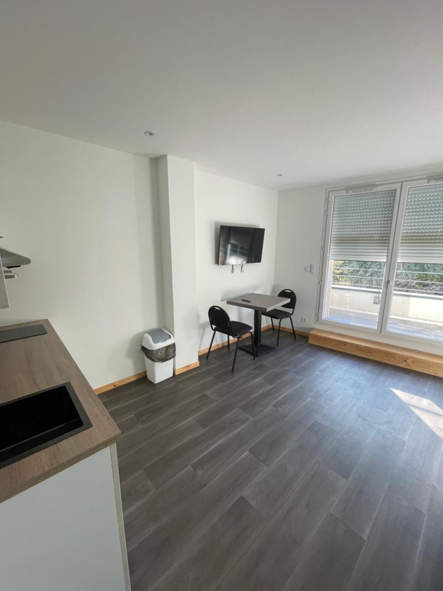 Le Salvador - Appart'Hotel De 18M2 A 44M2 La Talaudiere Eksteriør billede