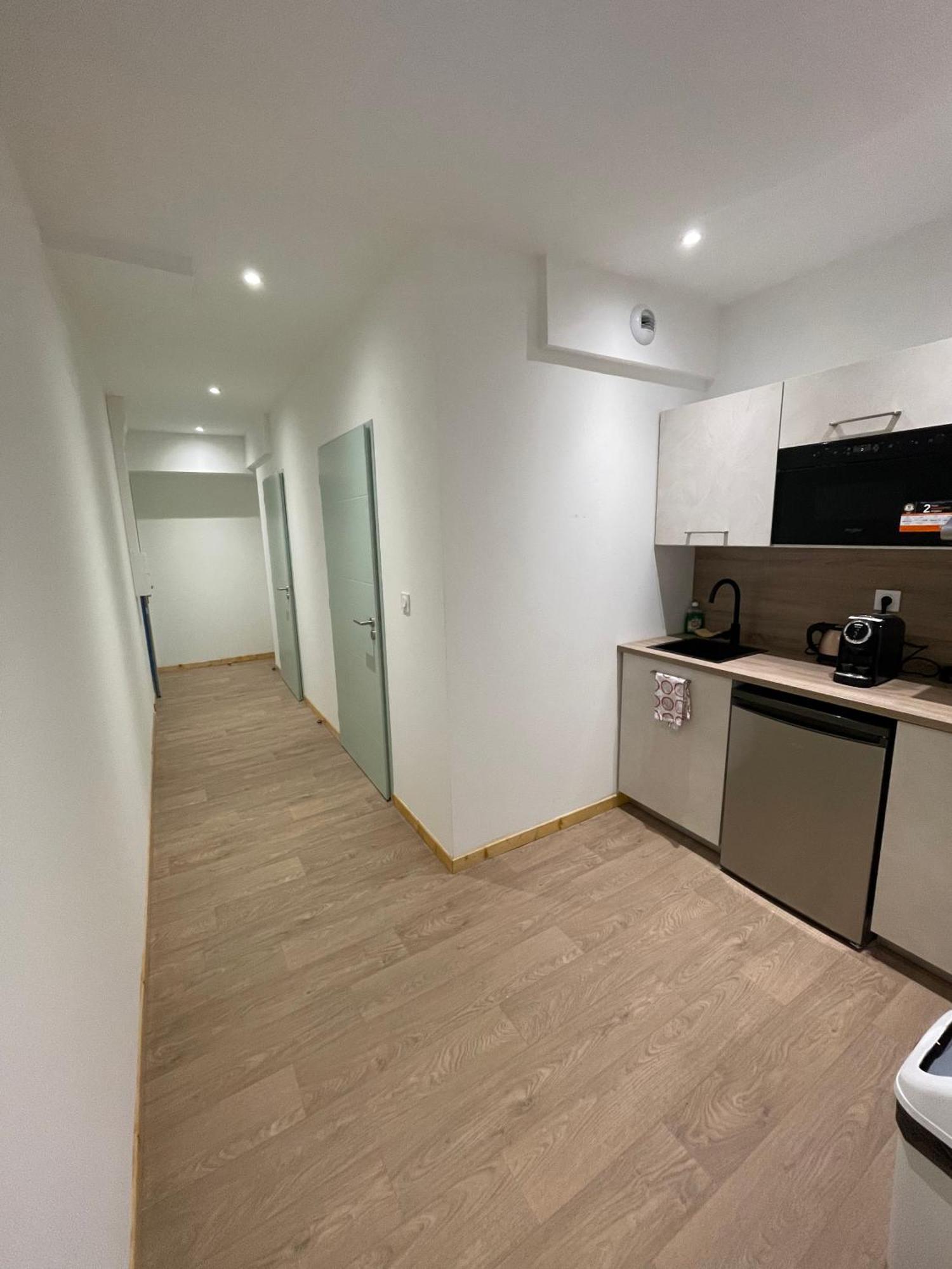 Le Salvador - Appart'Hotel De 18M2 A 44M2 La Talaudiere Eksteriør billede